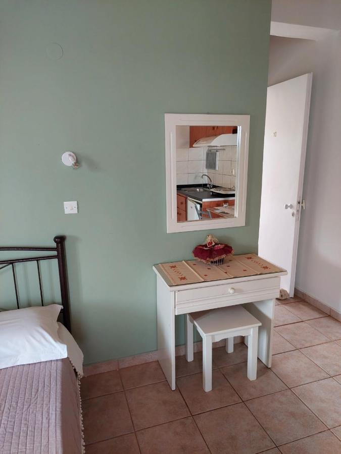 Twins Apartments Никиана Екстериор снимка