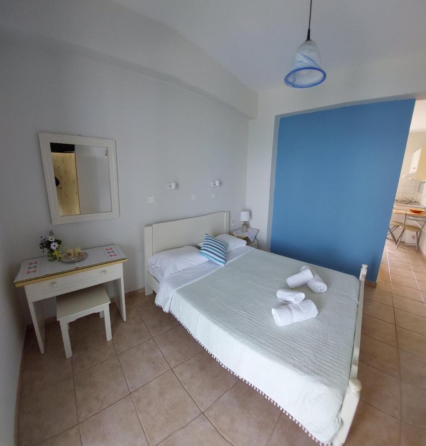 Twins Apartments Никиана Екстериор снимка