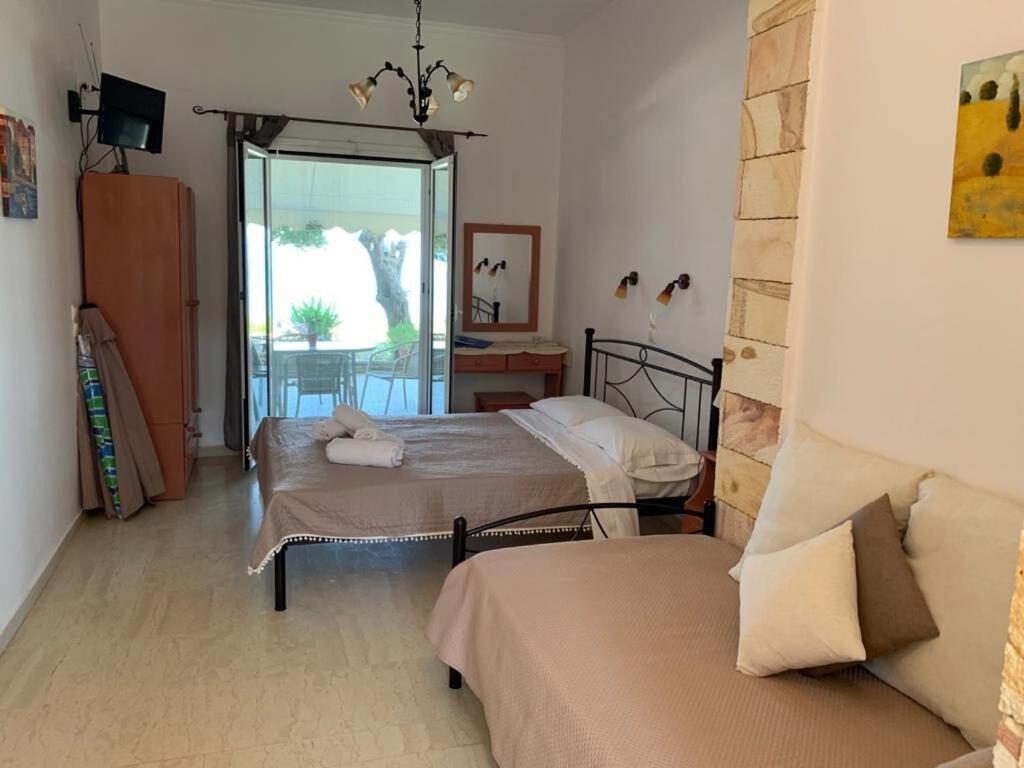 Twins Apartments Никиана Екстериор снимка